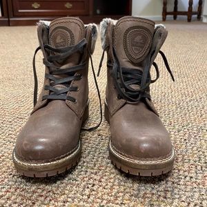 Never worn-PAJAR boots